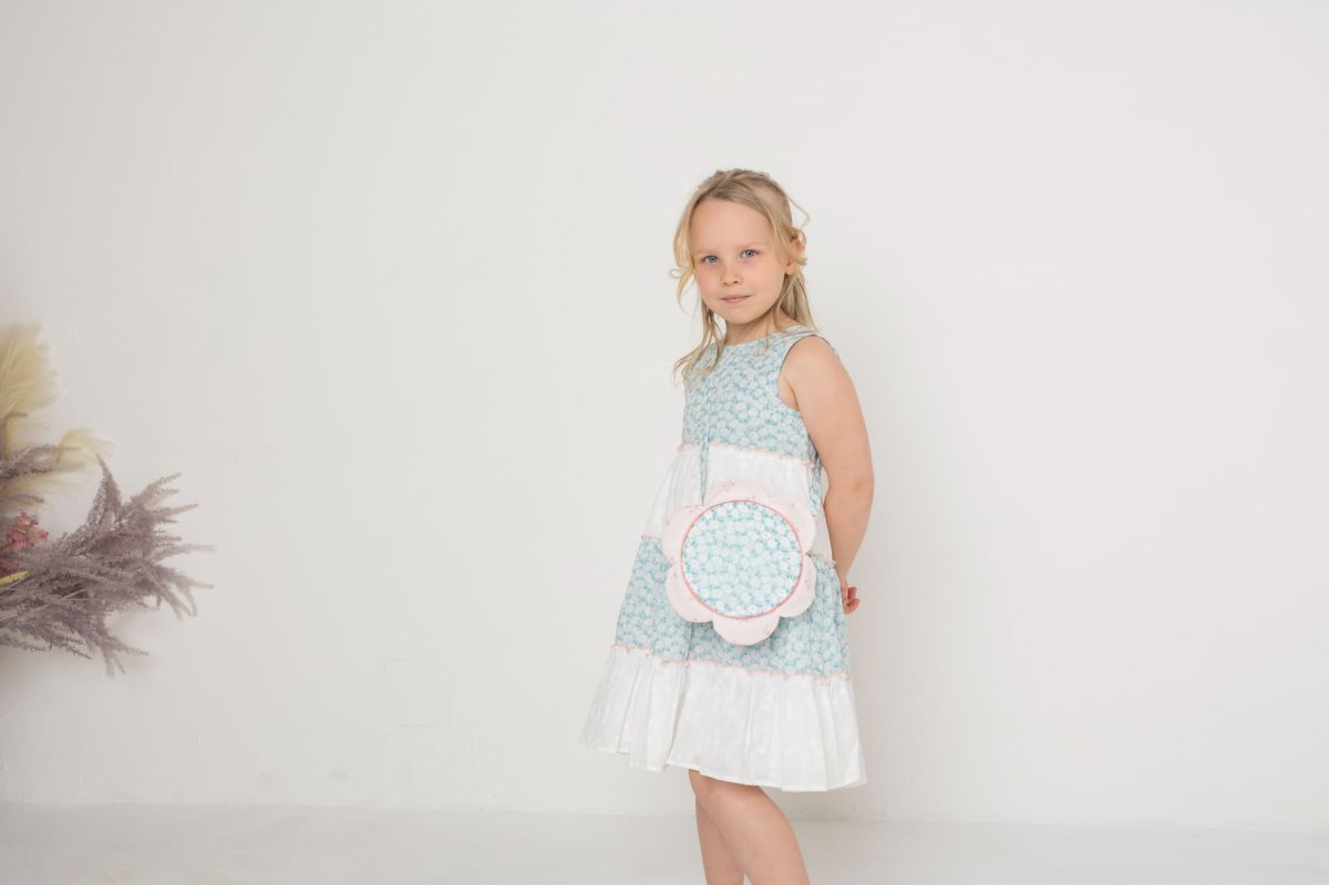 画像9: デイジー&ブロデリー・フリルティアードドレス_5〜6歳用(身長 108-114cm) (9)