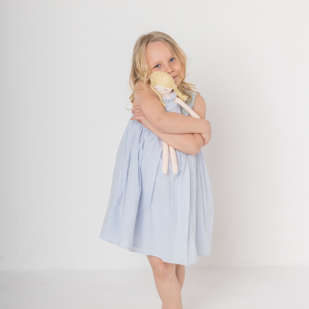 画像4: 【ドール用】ライトブルージャカード・ハンドスモック・ドールドレス (4)