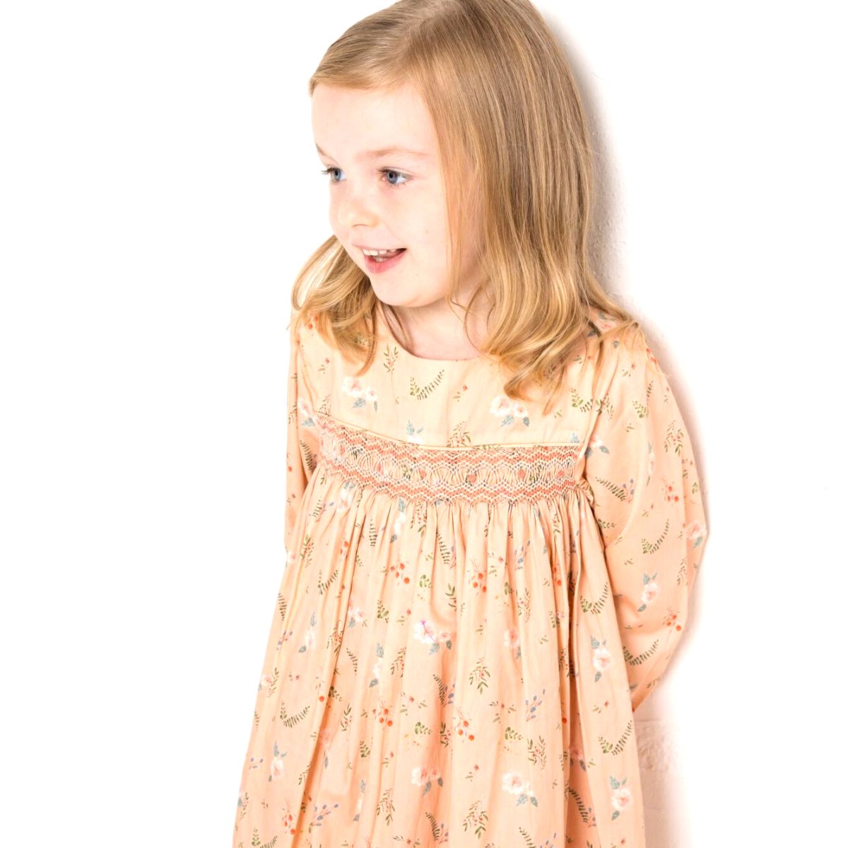 画像6: ピンクフローラル・スモッキングドレス_2-3歳用(身長 92-98cm) (6)