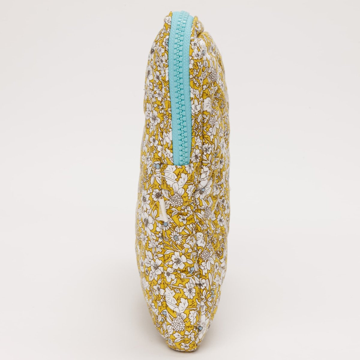 画像4: マスタードフローラル・キルティング・13インチ・ラップトップケース (4)