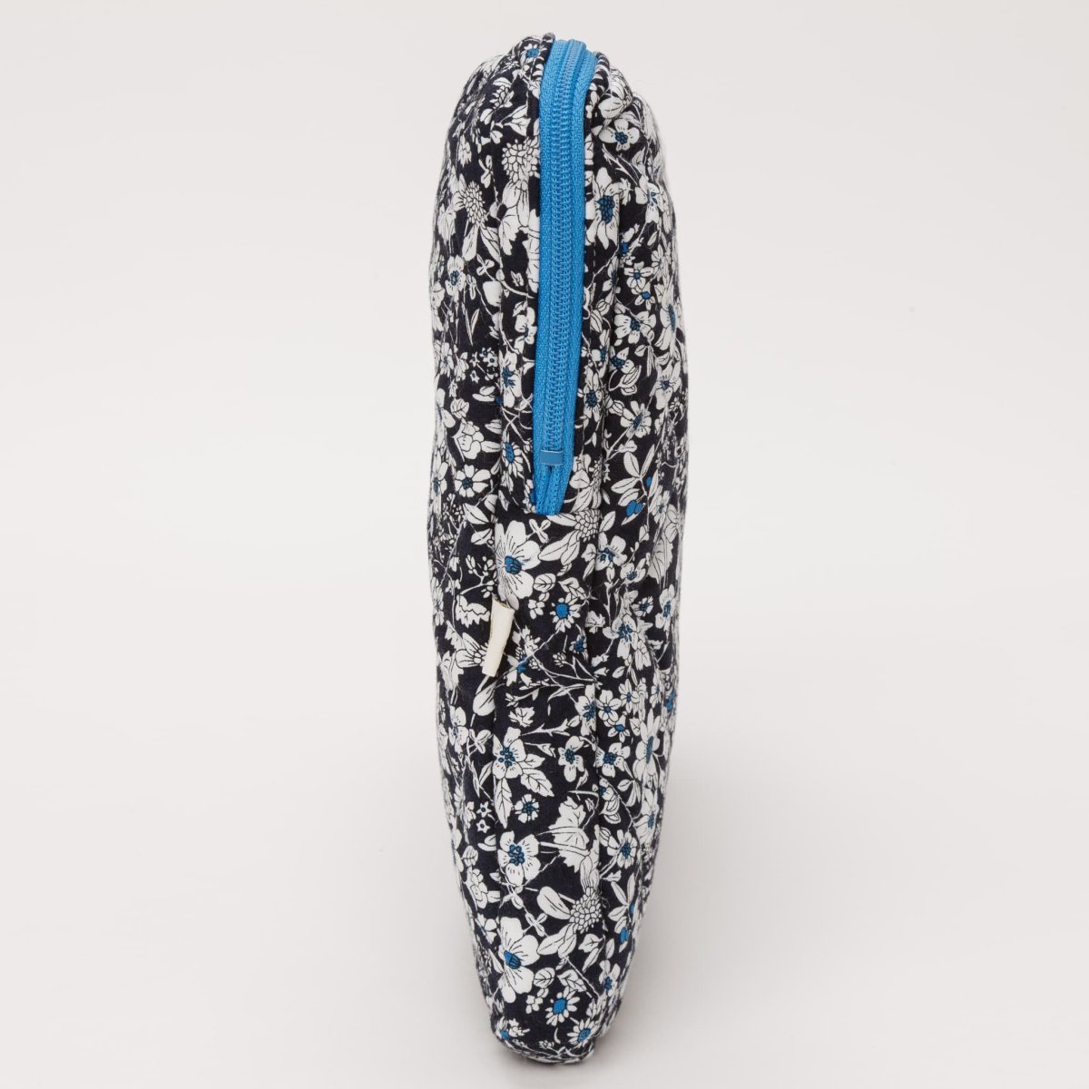 画像4: ネイビーフローラル・キルティング・13インチ・ノートパソコンケース (4)