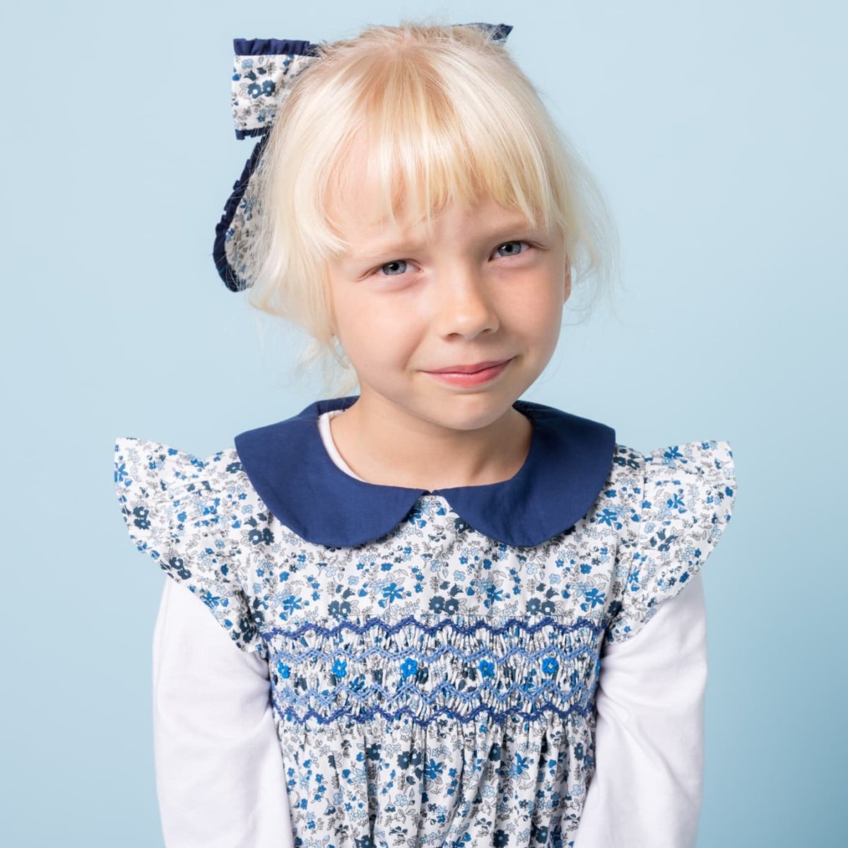 画像4: ブルーフローラルプリント・ハンドスモック・ドレス_4〜5歳(身長 103-108cm) (4)