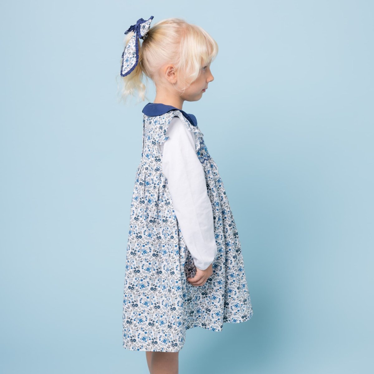 画像2: ブルーフローラルプリント・ハンドスモック・ドレス_6〜12ヶ月(身長 80-85cm) (2)