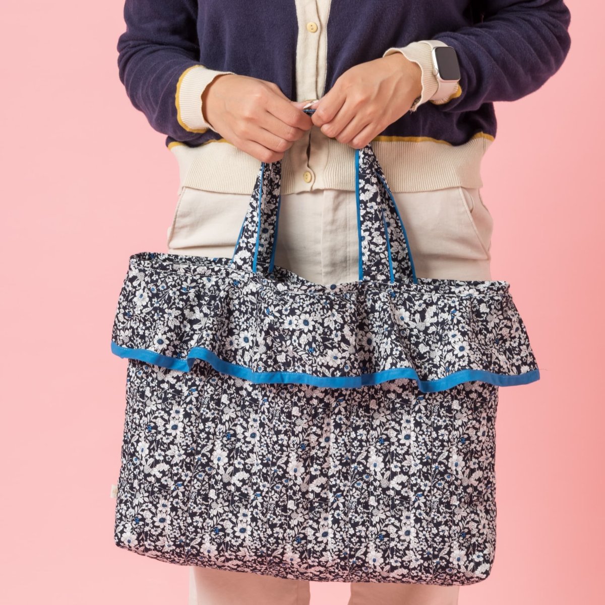 画像4: ネイビーフローラル・フリルキルティング・バッグ (4)