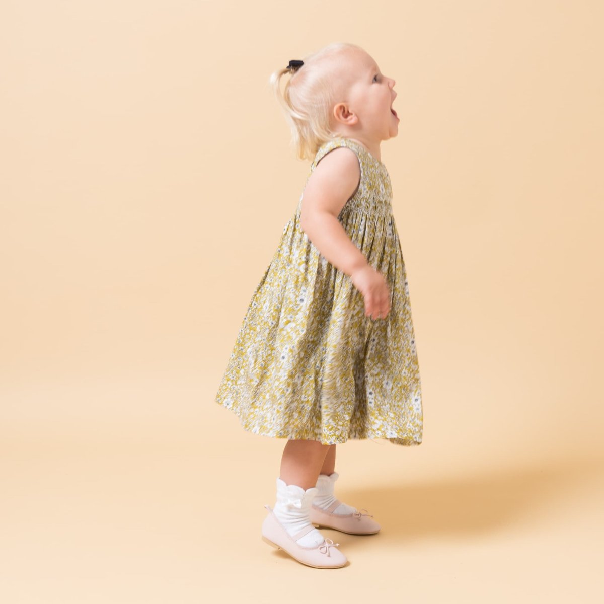 画像2: イエローフローラル・プリントハンドスモック・ドレス_6_12ヶ月(身長 80-85cm) (2)