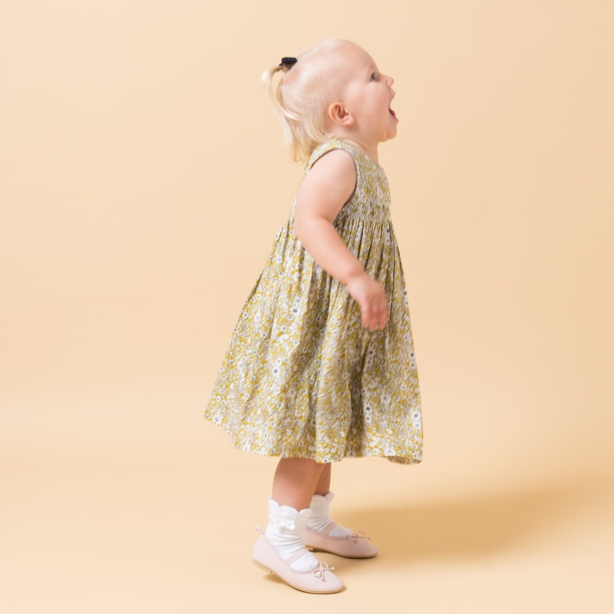 画像2: イエローフローラルプリント・ハンドスモック・ドレス_4_5歳(身長 103-108cm) (2)