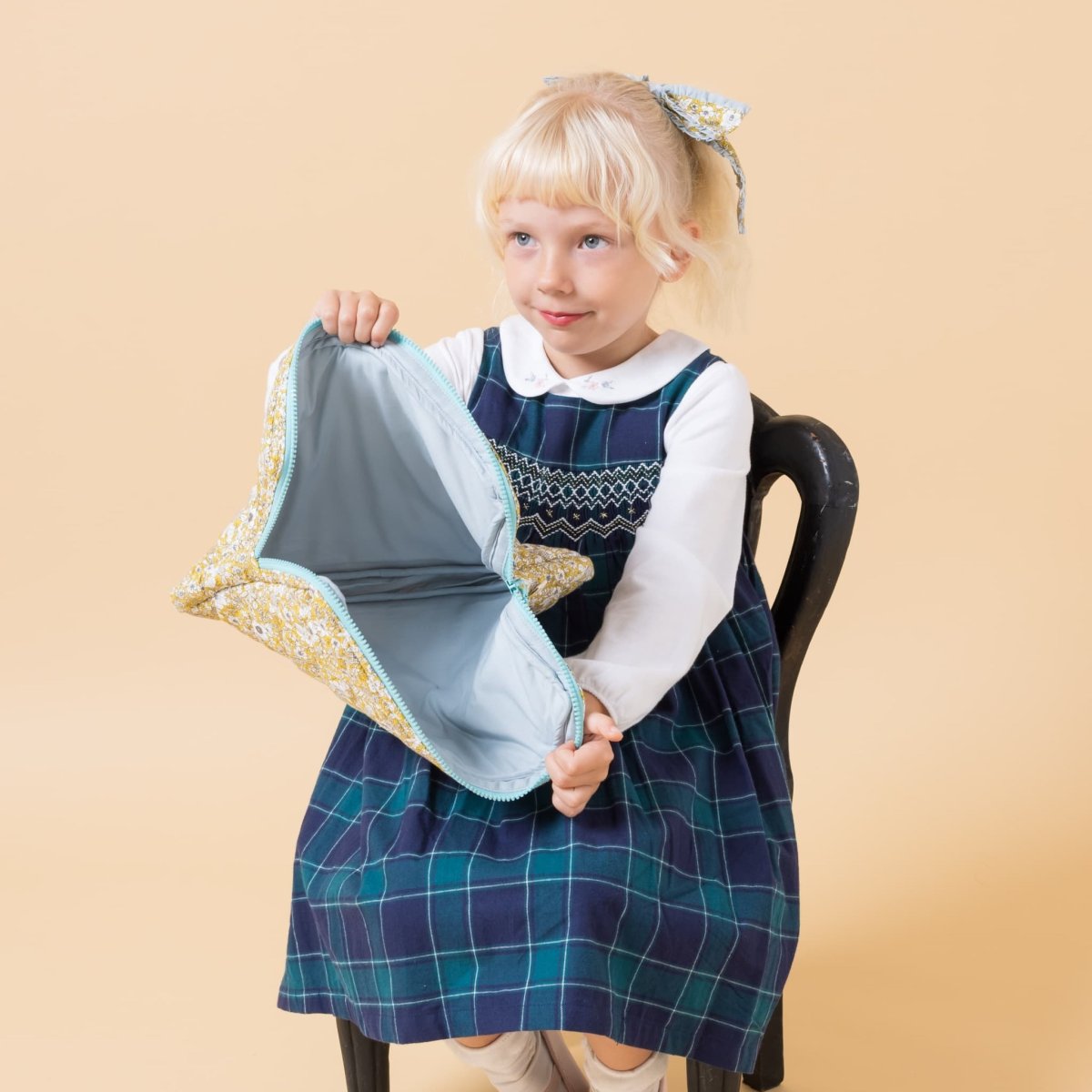 画像4: マスタードフローラル・キルティング・13インチ・ラップトップケース (4)