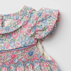 画像11: ブルーベルフローラルプリント・ハンドスモッキング・ワンピース_5〜6歳(108-114cm) (11)