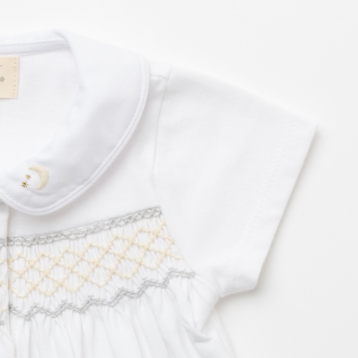 画像4: ハンドスモッキング・アムール・ホワイトジャージー（男の子用）_80cm (4)