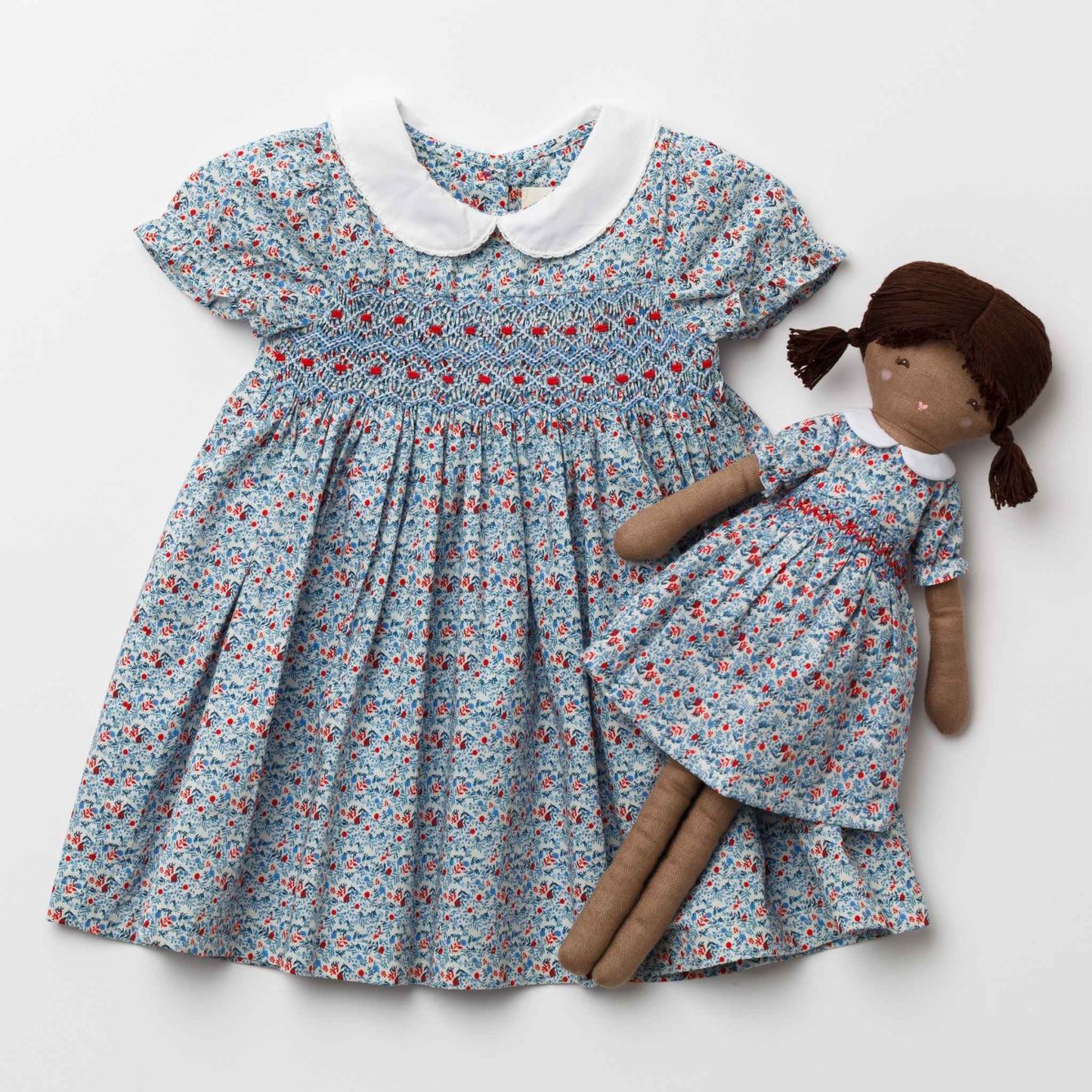 画像10: ディッツィー・ブルーフローラルプリント・ハンドスモッキング・ワンピース_5_6歳用(身長 108-114cm) (10)