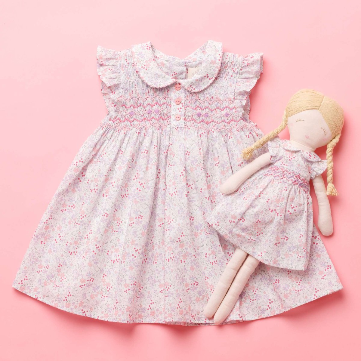 画像2: 【ドール用】ワイルドフラワープリント・ハンドスモッキング ドールドレス (2)