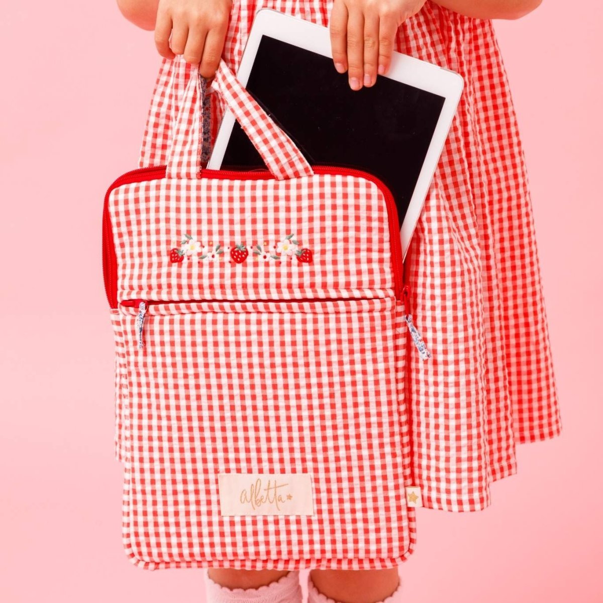 画像1: ストロベリー刺繍・レッドギンガム・ノートパソコンバッグ (1)