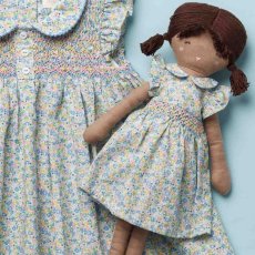 画像1: 【ドール用】ノラフローラルプリント・ハンドスモッキング・ドールドレス (1)