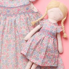 画像1: 【ドール用】ブルーベルフローラルプリント・ハンドスモッキング・ドールドレス (1)