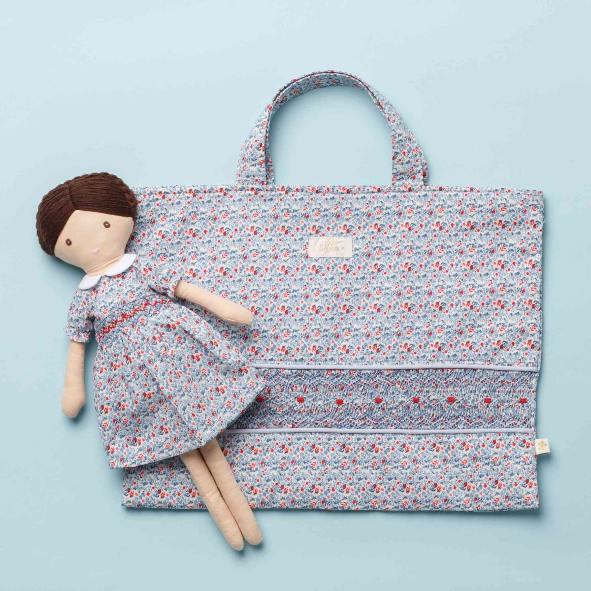 画像1: ディッツィー・ブルーフローラルプリント・ハンドスモッキングバッグ (1)